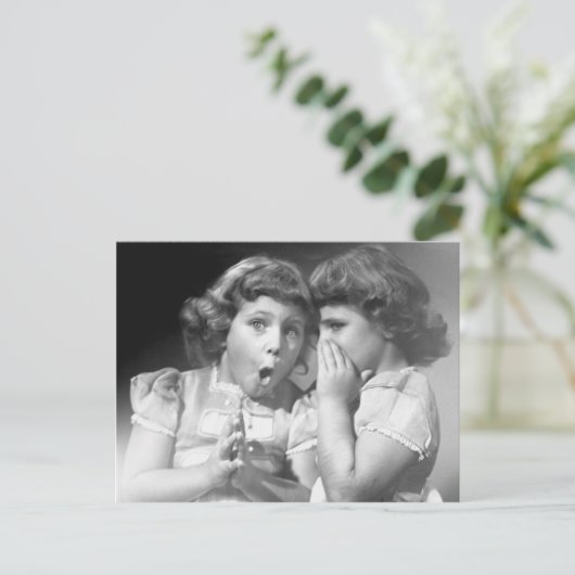 Het is schokkend! briefkaart (Staand voorkant)