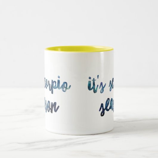 Het is Scorpio Season Zodiac Birthday Waterverf Tweekleurige Koffiemok (Center)