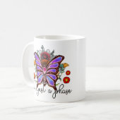 Het is slechts een fasebutterfly Inspirerend citaa Koffiemok (Voorkant links)