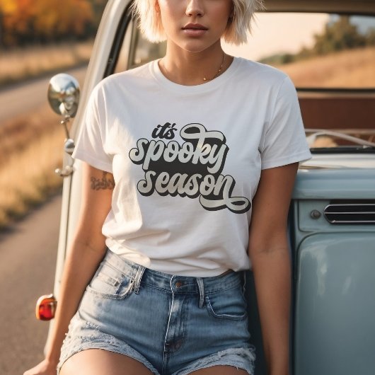 Het is Spooky Season Retro Style Custom T-shirt