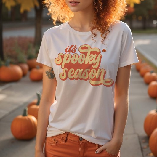Het is Spooky Season Retro Style Custom T-shirt