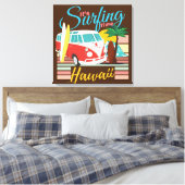 Het is Surftijd Hawaii - Summer Beach Vibes Canvas Afdruk (Insitu (Slaapkamer))