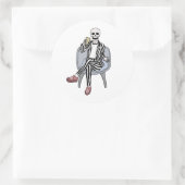 Het is tijd om te feesten ronde sticker (Tas)