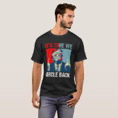 Het is tijd om Trump 2024 Middenvinger terug te dr T-shirt (Voorkant volledig)