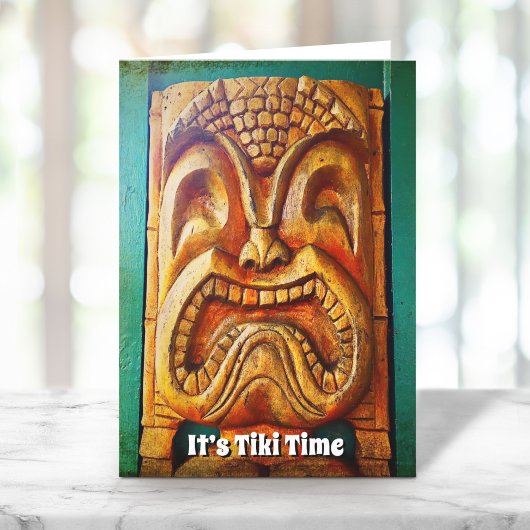 Het is Tiki Time Fun Typography Cool  Retro Kaart