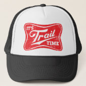 Het is Trail Time Trucker Pet (Voorkant)