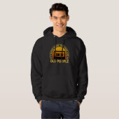 Het is vreemd om dezelfde leeftijd te hebben als d hoodie (Voorkant volledig)