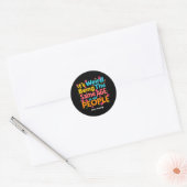 Het is vreemd om dezelfde leeftijd te hebben als o ronde sticker (Envelop)