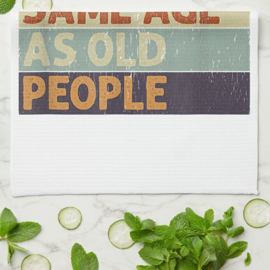 Het is vreemd om dezelfde leeftijd te hebben als o theedoek (Gevouwen)