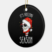 Het is vriesseizoen Winter Sneeuw Kerstvakantie Keramisch Ornament (Links)