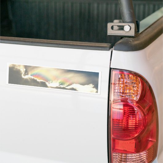 HET IS WAT ER BINNEN STAAT. BUMPERSTICKER (Op Truck)