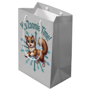 Het is Zoomie Tijd Knuffel Bruine & Witte Kat Medium Cadeauzakje