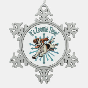 Het is Zoomie Tijd Middelgrote Beagle Mutt Tin Sneeuwvlok Ornament