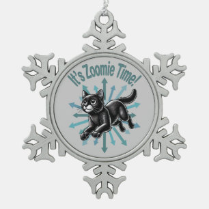 Het is Zoomie Tijd Zwarte Kat Tin Sneeuwvlok Ornament