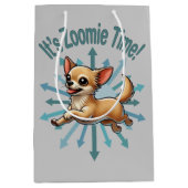 Het is Zoomie Time Chihuahua Medium Cadeauzakje (Voorkant)
