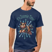 Het is Zoomie Time Tortoise Shell Cat T-shirt (Voorkant)