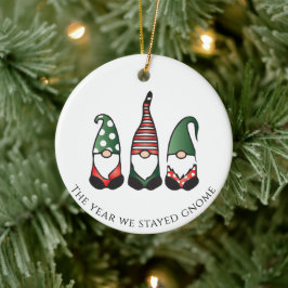 Het jaar 2020 is het kerst van de aarde. keramisch ornament