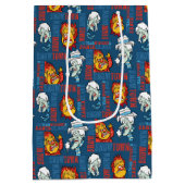 HET JAAR ZONDER SANTA CLAUS™ Snowtown Showdown Medium Cadeauzakje (Achterkant)