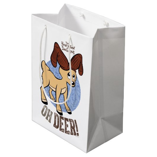 HET JAAR ZONDER SANTA CLAUS™ | Vixen "Oh Deer" Medium Cadeauzakje (Achterkant Gekanteld)