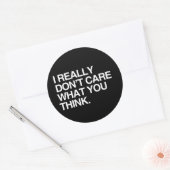 HET KAN ME ECHT NIET SCHELEN WAT JE DENKT RONDE STICKER (Envelop)