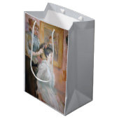 Het kapsel (door Berthe Morisot) Medium Cadeauzakje (Voorkant Gekanteld)
