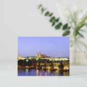Het kasteel van Praag en de Charles Bridge in Dusk Briefkaart (Staand voorkant)