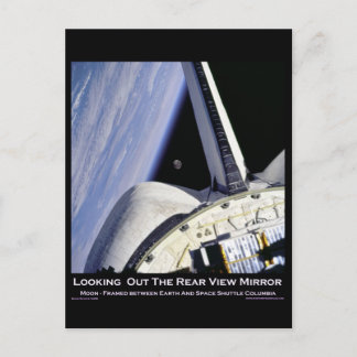 Het kijken door achterste Uitzicht spiegels van ru Briefkaart