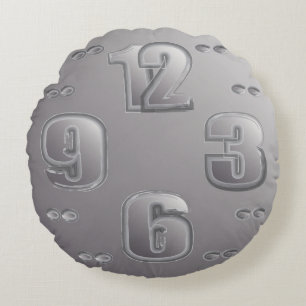 het kijken van de klok rond kussen