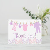 Het kleine Baby shower van Kleren dankt u Kaarten (Staand voorkant)
