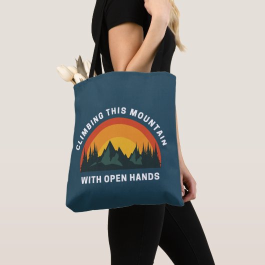 Het klimmen van deze berg met open handen Christel Tote Bag (Dichtbij)