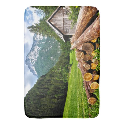 Het klooster in het bos met bergen badmat (Voorkant Verticaal)