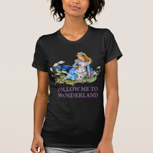 Het konijn geeft Alice "Volg me naar Wonderland" T-shirt (Voorkant)
