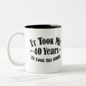 Het kostte me 40 veertig jaar 40th om er zo goed u tweekleurige koffiemok (Links)