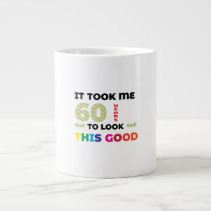 Het kostte me 60 jaar om er zo goed uit te zien. grote koffiekop