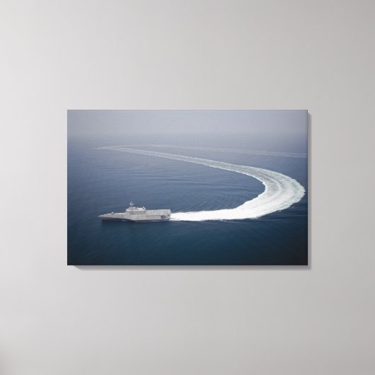 Het kustgevechtsschip Independence 4 Canvas Afdruk (Voorkant)