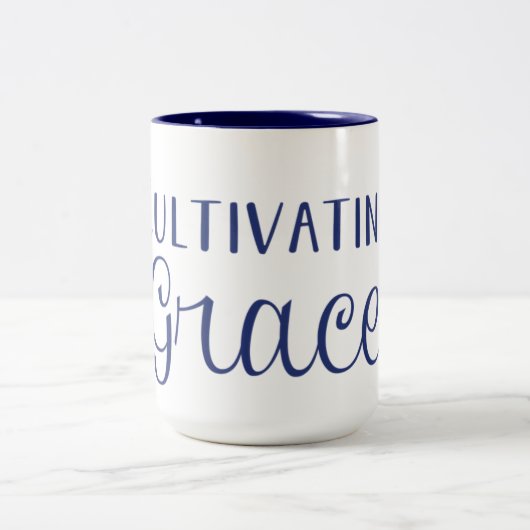 Het kweken van Grace mok voor moeder (Center)