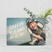 Het lachen helemaal op weg naar een Joyful-fotokaa Feestdagenkaart (Staand voorkant)