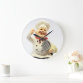 Het lachen van chef-kok met pan-potterijfigine grote klok (Huis)