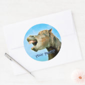 Het lachpaard ronde sticker (Envelop)