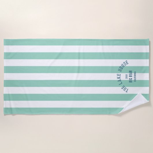 Het Lake House Blue Crest Green Nautical Stripe Strandlaken (Voorkant)