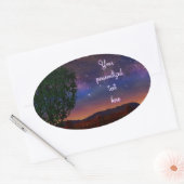 Het Landschap van de Sterrennacht - met klantgeric Ovale Sticker (Envelop)