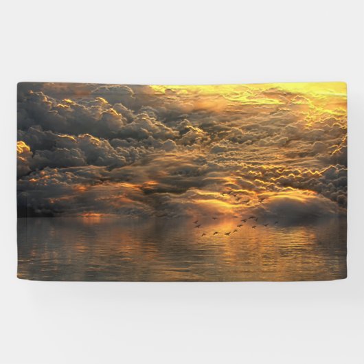 Het landschap van wolken en water met vogels spandoek (Horizontaal)