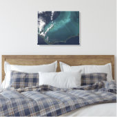 Het lange, smalle Eleuthra-eiland van de Bahama's Canvas Afdruk (Insitu (Slaapkamer))