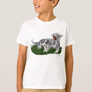 Het leren van haar welp om te brullen t-shirt