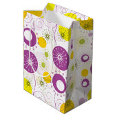 Het leuke Gestileerde Patroon van Bloemen Medium Cadeauzakje (Achterkant Gekanteld)