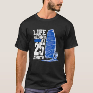Het leven begint bij 25 knopen die watersport uits t-shirt
