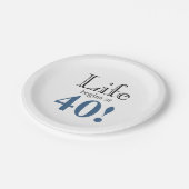 Het leven begint bij een 40-leisteenblauw en een z papieren bordje (Gekanteld)