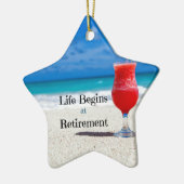 Het leven begint bij Pensioen, koude drink op het  Keramisch Ornament (Links)