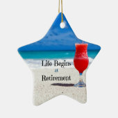 Het leven begint bij Pensioen, koude drink op het  Keramisch Ornament (Rechts)