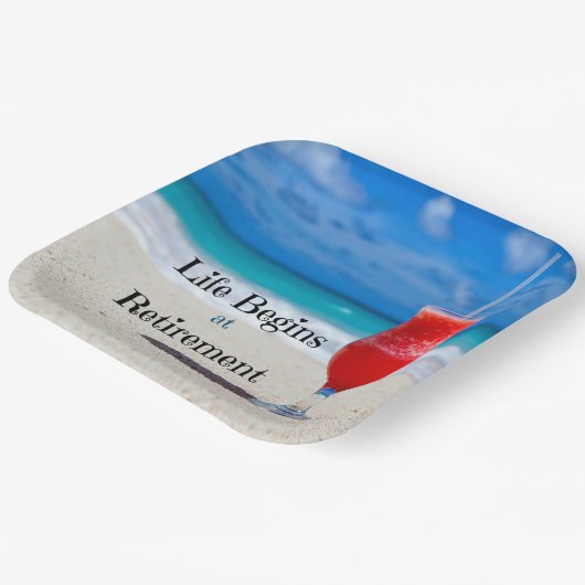Het leven begint bij pensionering, papieren bordje (Gebogen)